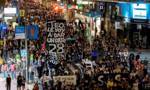 Miles de personas se han manifestado este jueves por las calles de Murcia para exigir medidas urgentes a los gobiernos central y regional que reviertan la degradación del Mar Menor.