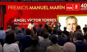 Ángel Víctor Torres, ovacionado en Valencia por sus compañeros socialistas