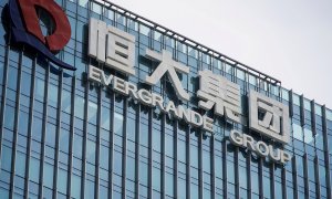 El logo del grupo Evergrande en su sede central, en la localidad de Shenzhen, en la provincia china de Guangdong. REUTERS/Aly Song