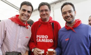 Pedro Sánchez, Óscar López y Antonio Hernando