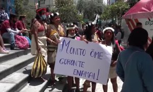 Grupos indígenas protestan contra el decreto del presidente de Ecuador para aumentar la producción petrolífera del país