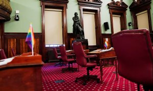 Imagen de la estatua de Thomas Jefferson en la sala de sesiones del Ayuntamiento de Nueva York.