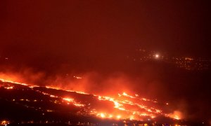 Varios derrames de lava en el cono secundario del volcán en las últimas horas