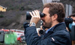 El presidente del PP, Pablo Casado, en la isla de La Palma.