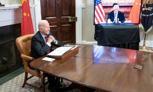 El presidente de Estados Unidos, Joe Biden, habla durante una cumbre virtual con el presidente de China, Xi Jinping.