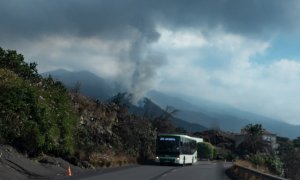 La intensa ceniza emitida por el volcán de Cumbre Vieja ha obligado a extremar las precauciones por la mala calidad del aire en toda la zona oeste de la isla de La Palma.