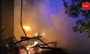 Aparatoso incendio en un chalet en Madrid