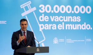 El presidente del Gobierno, Pedro Sánchez durante su intervención en el acto 'Vacunación solidaria: cumpliendo compromisos' celebrado en el Palacio de La Moncloa en Madrid este lunes.