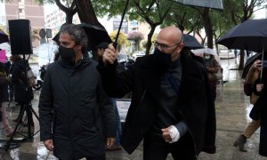 24/11/2021 - L'exconseller d'Exteriors Raül Romeva i l'ex secretari general d'Exteriors Aleix Villatoro arribant a la Ciutat de la Justícia de Barcelona per declarar com a investigats