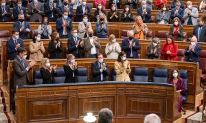 03/11/2021.- La ministra de Hacienda, María Jesús Montero, es aplaudida tras su intervención en el debate presupuestario. Alberto Ortega / Europa Press
