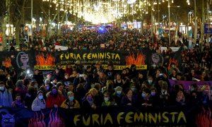 5/11/2021.- Un momento de la manifestación feminista con motivo del 25N, Día Internacional para la Eliminación de la Violencia contra la Mujer, bajo el lema "Furia feminista contra las violencias machistas", este 25N en Barcelona.