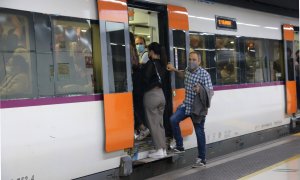 Una imatge d'un tren de Rodalies a l'estació de Sants.