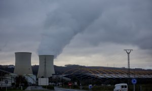 Vista de la central térmica de As Pontes (A Coruña), de Endesa, tras volver a arrancar por las "condiciones singulares" del mercado energético. REUTERS/Miguel Vidal