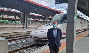 Gonzalo Pérez Jácome, en la estación de tren el pasado día 22