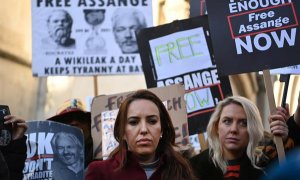 10/12/2021 Stella Moris, socia del fundador de Wikileaks, Julian Assange, pronuncia un comunicado ante el Tribunal Superior de Londres