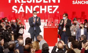 El primer secretari del PSC, Salvador Illa, i el president del govern espanyol i líder del PSOE, Pedro Sánchez, en la cloenda del congrés extraordinari dels socialistes catalans.