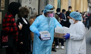 Los sanitarios protestan este jueves en los centros de salud madrileños en repulsa a las acusaciones vertidas por Ayuso