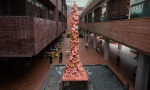 El 'Pilar de la Vergüenza', una estatua que representa los cuerpos desgarrados y retorcidos del artista danés Jens Galschiot para conmemorar a las víctimas de la represión de la Plaza Tiananmen de Beijing en 1989, exhibida en la Universidad de Hong Kong,