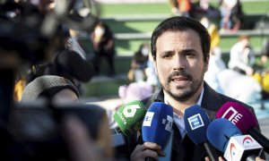 Garzón lamenta el "estilo" de Page, le recuerda su moratoria a las macrogranjas y vincula el "bulo" al lobby cárnico