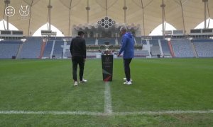 Ancelotti y Marcelino posan con la Supercopa de España en el King Fahd de Riad