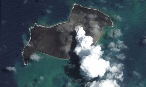 06/01/2022 Una imagen satelital muestra el volcán Hunga Tonga-Hunga Ha'apai antes de su erupción principal
