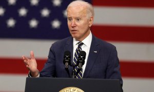 El presidente Joe Biden pronuncia comentarios sobre el fortalecimiento de las cadenas de suministro, la revitalización de la fabricación estadounidense y la creación de empleos sindicales bien remunerados a través de la Ley de infraestructura bipartidista