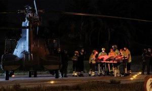 Imagen del la llegada a Las Palmas del helicóptero del Ejército en el que falleció Yamila, de cinco años, tras dos semanas a la deriva en una patera en el Atlántico. En Las Palmas de Gran Canaria el 30 de junio de 2021.