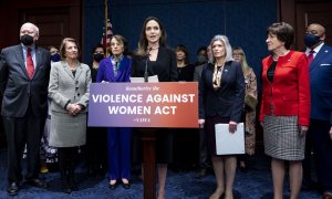 11/2/22-La actriz estadounidense Angelina Jolie en una conferencia de prensa con los senadores estadounidenses para denunciar la violencia contra las mujeres (09/02/2022) en Washington.