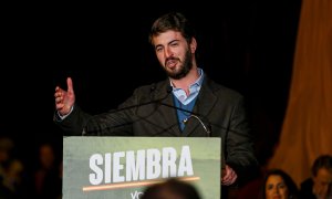 El candidato de Vox a la presidencia a las Cortes de Castilla y León, Juan García-Gallardo, en un acto de campaña electoral, en la Plaza de Toros de Segovia, a 3 de febrero de 2022, en Segovia.