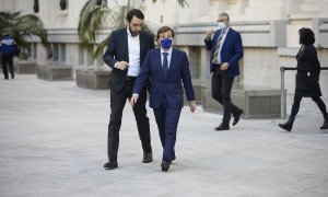 El alcalde de Madrid, José Luis Martínez-Almeida, a su llegada a una comparecencia, en el Patio de Cristal del Palacio de Cibeles, a 17 de febrero de 2022, en Madrid.