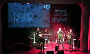 La Companyia Elèctrica Dharma actuant en la celebració dels 50 anys del grup, al Casal Font d'en Fargues, al barri d'Horta de Barcelona, on van fer el primer concert, el 20 de febrer del 1972.