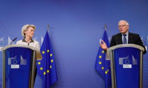 El Alto Representante de la Unión Europea para Asuntos Exteriores y Política de Seguridad, Josep Borrell, y la presidenta de la Comisión Europea, Ursula von der Leyen , se dirigen a los medios de comunicación en Bruselas