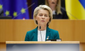 Ursula Von der Leyen durante una sesión plenaria extraordinaria sobre la agresión rusa contra Ucrania en el Parlamento Europeo en Bruselas, el 1 de marzo de 2022.