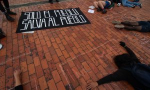 21/08/2020-Performace de manifestantes durante una protesta contra las masacres en agosto de 2020 (IMAGEN DE ARCHIVO)