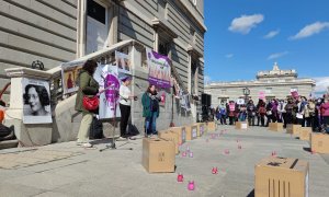 06/03/2022 La Revuelta de Mujeres construye una nueva Iglesia circular e igualitaria como parte de la 'perfomance' celebrada frente a la madrileña catedral de la Almudena