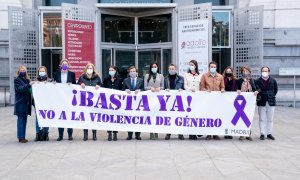 (04/03/2022) El Ayuntamiento de Madrid guarda un minuto de silencio por una mujer asesinada en Pozuelo