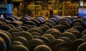 Bobinas de acero alineadas en la planta de ArcelorMittal en Sestao (Vizcaya). REUTERS/Vincent West