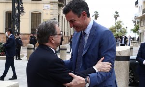 El presidente del Gobierno, Pedro Sánchez, junto al presidente de Ceuta, Juan Vivas, este miércoles en la ciudad autónoma