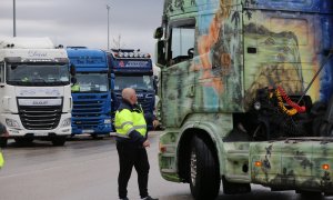 Transportistas a su llegada al Polígono Industrial Barral, en el noveno día de paro nacional de transportistas, a 22 de marzo de 2022, en San Fernando de Henares.