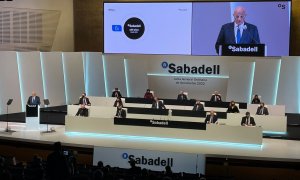 El presidente del Banco Sabadell, Josep Oliú, durante su intervención en la junta de accionistas de la entidad, en Alicante.