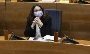 La vicepresidenta y consellera de Igualdad y Políticas Inclusivas, Mónica Oltra, en una sesión de la Diputación Permanente de Les Corts de Valencia, a 18 de enero de 2022, en València.