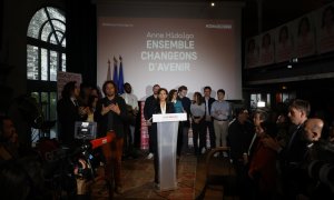 La alcaldesa de París y candidata presidencial del Partido Socialista Francés (PS), Anne Hidalgo, pronuncia un discurso después de los resultados de la primera ronda de las elecciones presidenciales francesas en París, Francia, el 10 de abril de 2022.