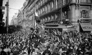 Proclamación de la Segunda República en Madrid, 14 de abril de 1931.- EFE