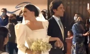 Belén Barnechea y Martín Cabello de los Cobos, durante su boda el pasado 9 de abril, en Lima (Perú).