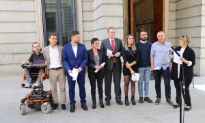 26/04/2022.- Representantes de las nueve formaciones que han realizado este martes una declaración conjunta para denunciar el 'caso Pegasus'. EH Bildu