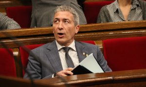 El conseller Josep González-Cambray, durant el ple del Parlament.