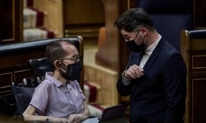 12/05/22. El portavoz de Unidas Podemos, Pablo Echenique, y el portavoz de ERC, Gabriel Rufián, en el Congreso de los Diputados en Madrid, a 20 de abril de 2021.