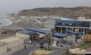 La frontera del Tarajal que separa Ceuta de Marruecos, en obras durante los últimos días para su reapertura al paso de personas y vehículos.