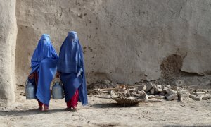 24/05/2022 Dos mujeres con burka, a 10 de mayo de 2022, en Afganistán.