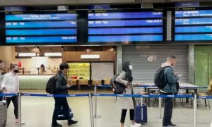Miles de británicos se quedan sin vacaciones por el caos en los aeropuertos